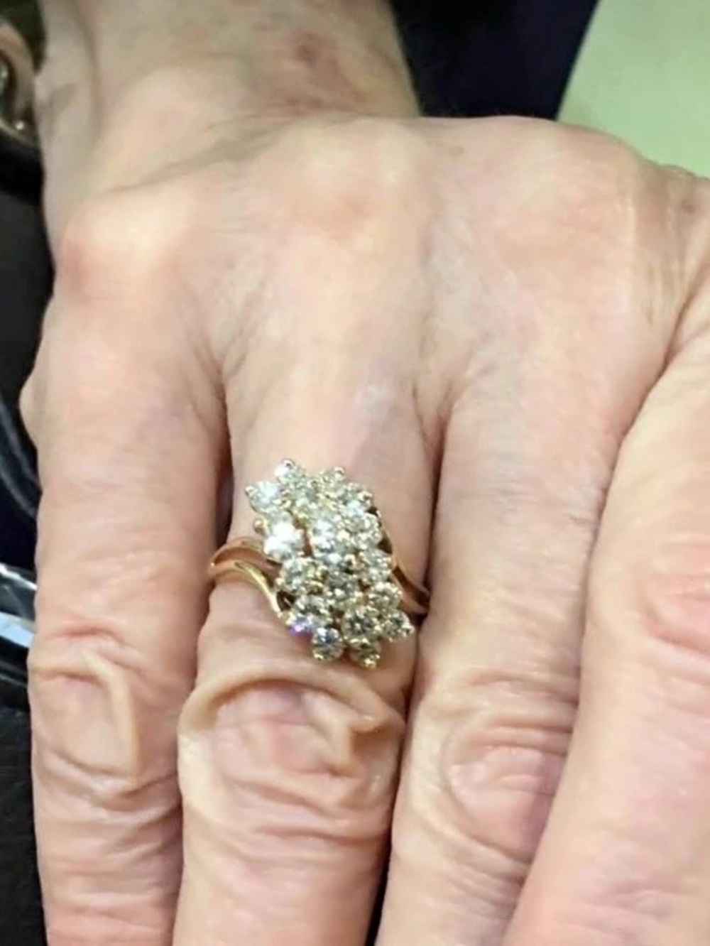 Mixed-Tone Cluster Waterfall Ring
